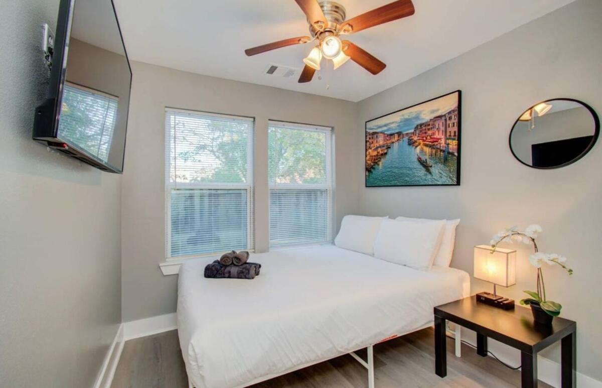 Holiday home 2-bedrrom Townhouse In Houston